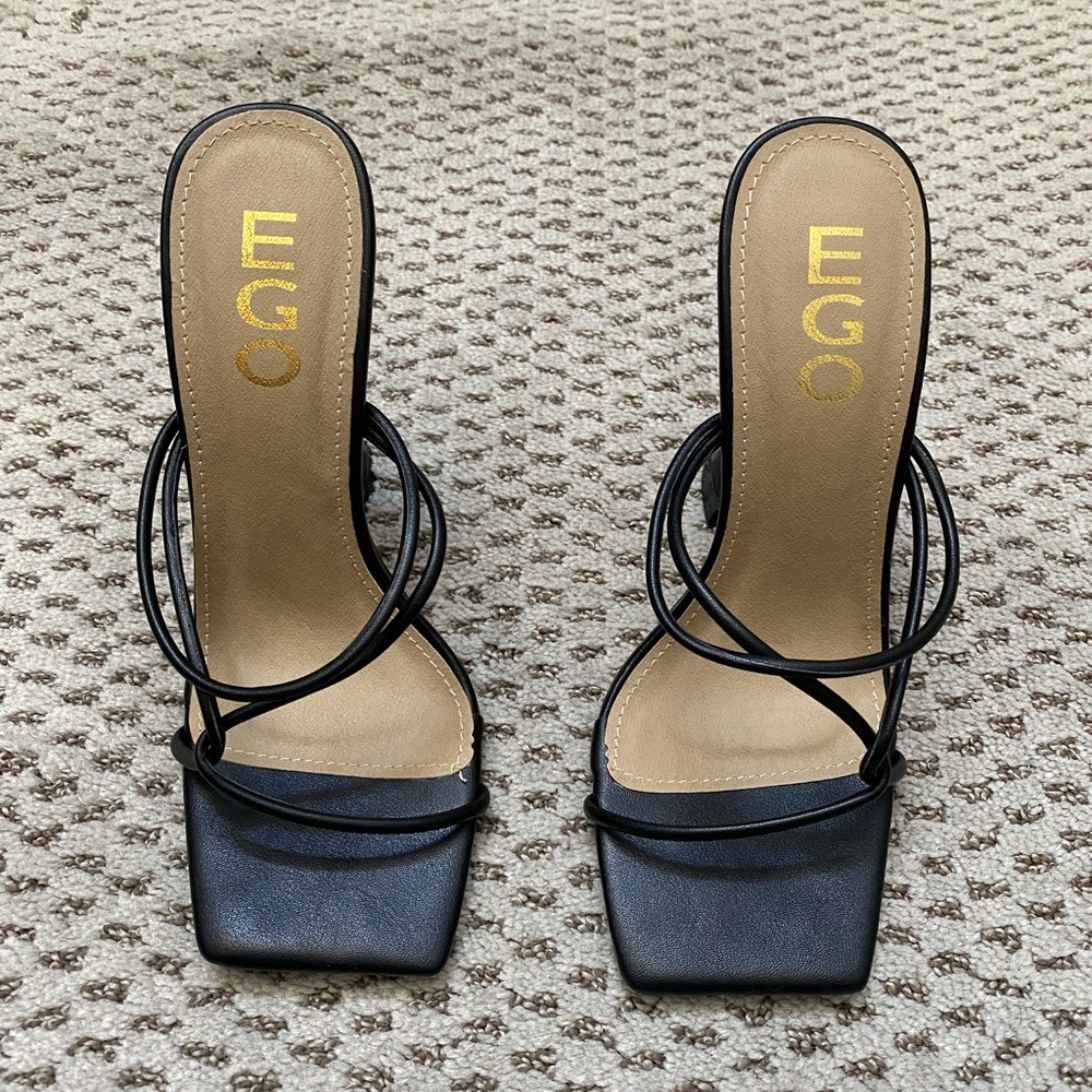 Black heeled sandal